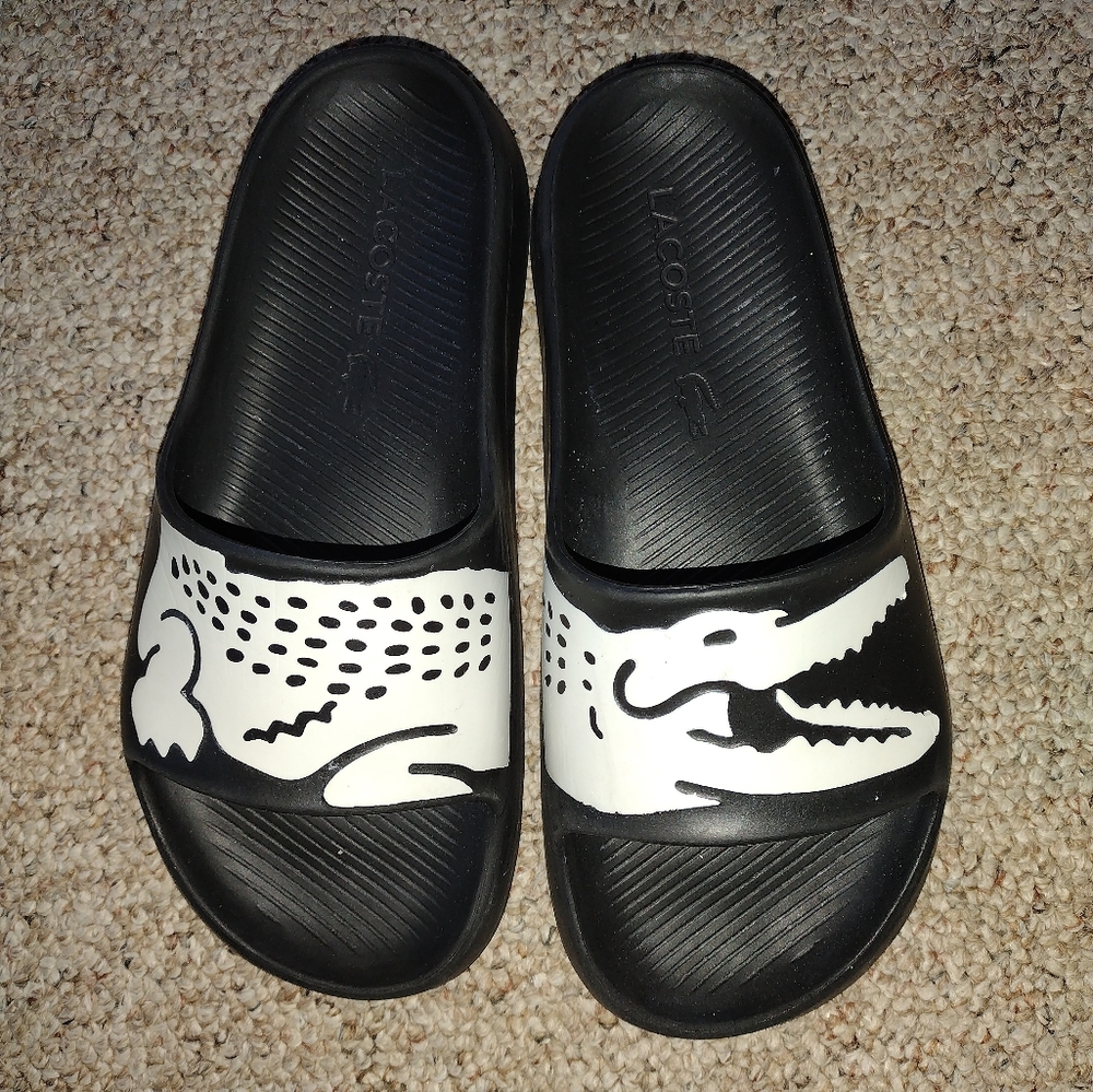 Used Lacoste slide size 8 men's